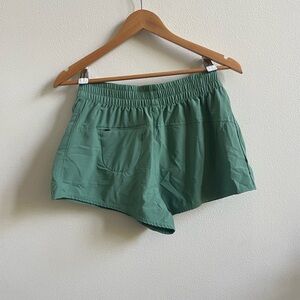 Vuori Dash Sage Green Women's Athletic Shorts